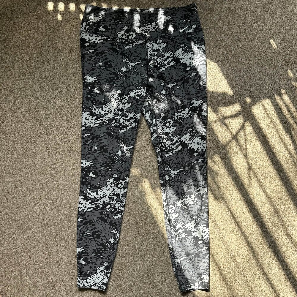 Nike Dri-Fit leggings large